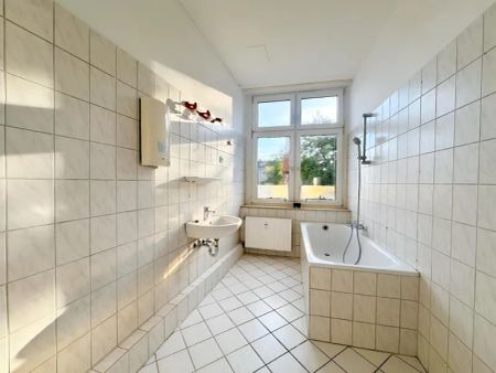 KREFELD-STADTMITTE: SCHÖNE 3-ZIMMER WOHNUNG ZU MIETEN! - Photo 4