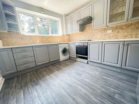 Nairn Road, Talbot Woods - Photo 5