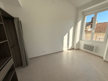 AGENCE BAZILLE - Appartement de type 3 a Saint Hippolyte du Fort - Photo 5