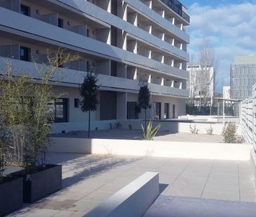 Studio à partir de 19m² meublé et équipé sans balcon - Photo 2