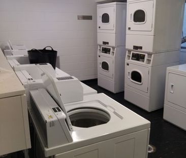 Central Auckland studio apartment Oasis with Pool! - Photo 3