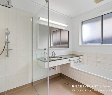 Comfort, Space & Convenience in the Heart of Bulleen - Photo 6