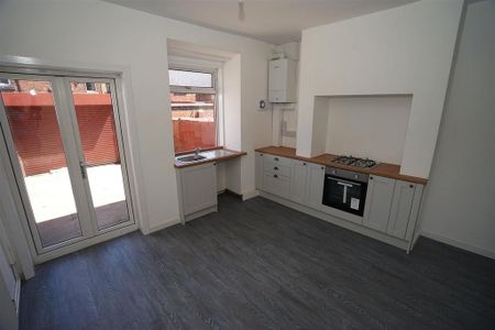 2 bedroom property to rent - Photo 2