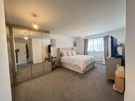 4 bedroom detached house to rent - Photo 5