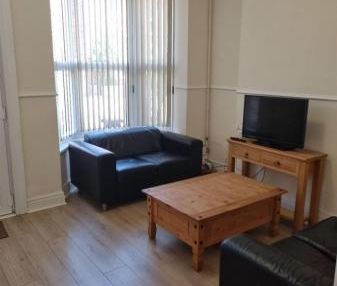 3 bedroom House To Let - Photo 1