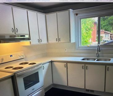 For Lease - 2687 CRESTHILL Street Unit# 1, Britannia Heights - Quee... - Photo 3