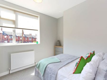 Silver Royd Hill (room 2), Armley , Leeds - Photo 3