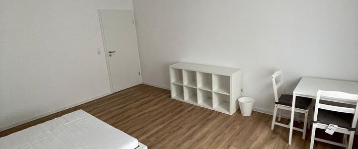 Möbliertes oder unmöbliertes WG Zimmer in 3er WG - Foto 1