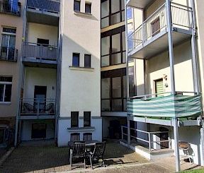 Westend 2 Zimmer Dachgeschosswohnung mit EBK und Balkon schnell sein! - Foto 3