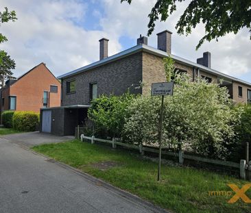 GEZELLIGE SEVENTIES WONING MET GARAGE EN TUINTJE - Photo 5