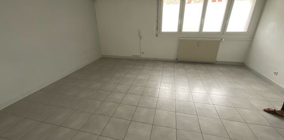 A LOUER - Quartier Avaricum / Près Fichaux - T2 de 52m² - Photo 2