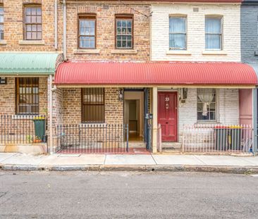 Unfurnished Cosmopolitan Terrace in City Fringe - Photo 6