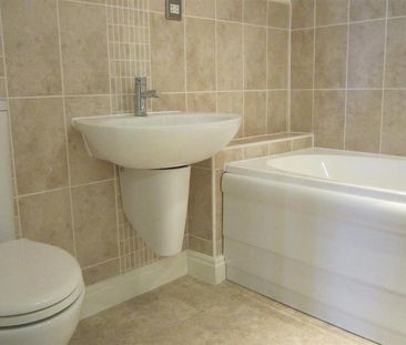 2 bedroom flat to rent - Photo 6