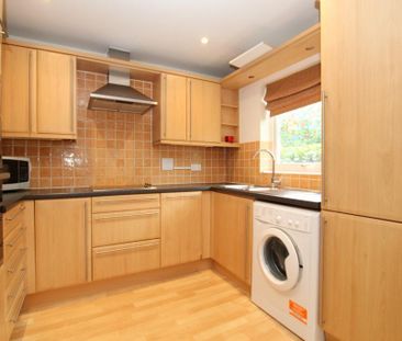 2 bedroom ground floor flat to rent - Photo 6