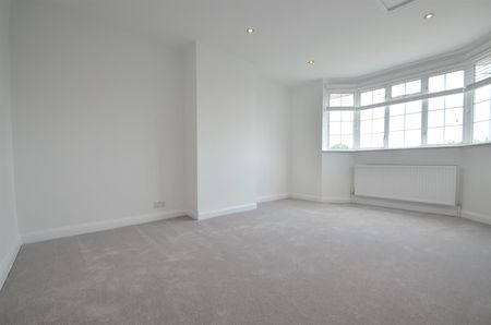 4 bedroom house - semi-detached - Photo 4