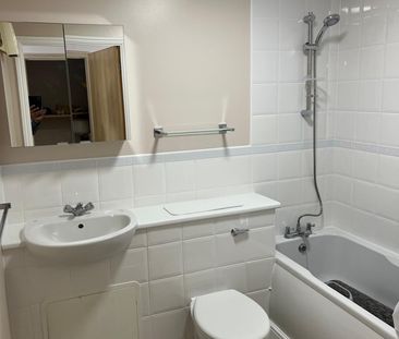 2 Bed Flat, Gean Court, N11 - Photo 3