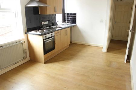1 Bed Flat, Melton Road, LE4 - Photo 3