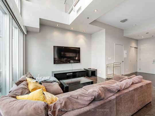 21 Nelson Street #UPH04 - Photo 1