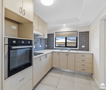 🏡 162 High Street, Berserker QLD 4701 ✨ Freshly Renovated & Well-Ma... - Photo 1