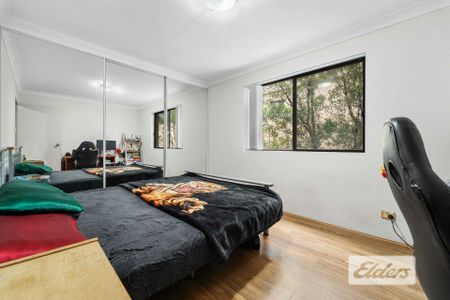 Modern Two-Bedroom Apartment in Central Flemington Location - Photo 5
