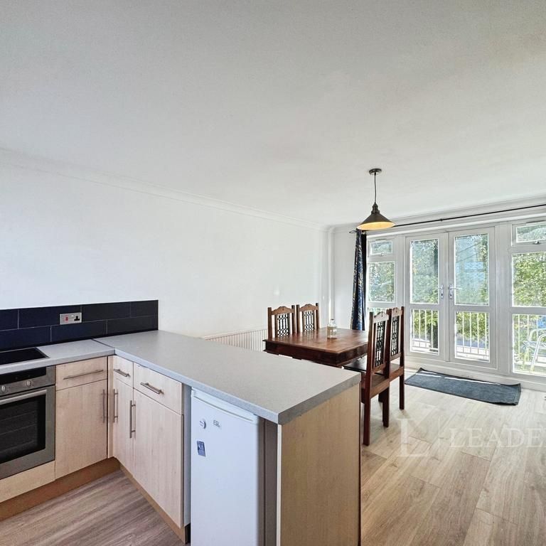 3 bedroom maisonette to rent - Photo 1