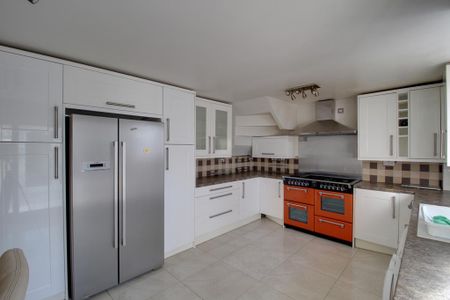 3 bedroom semi-detached house to rent - Photo 3