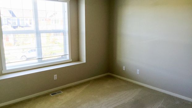 2 Bedroom Townhouse For Rent In Cochrane W/ Double Garage. - Photo 1