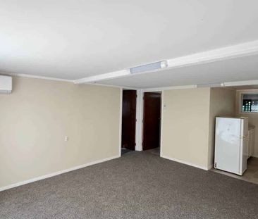 1 Bedroom in New Lynn - Water & Lawns included - Photo 2