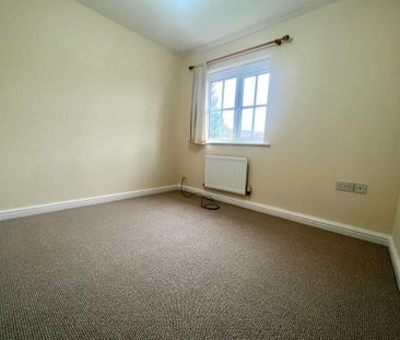 4 bedroom semi-detached house to rent - Photo 2