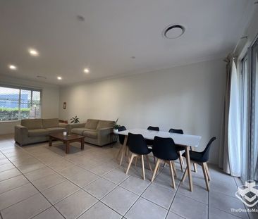 Fully Air-coned & Furnished 3 Bedroom Townhouse, Ideal for Families... - Photo 3