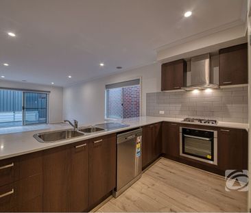 MINTA ESTATE GEM – MOVE IN READY - Photo 4