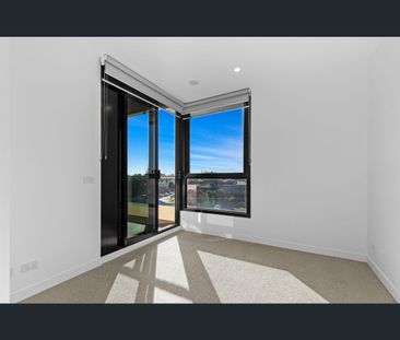 302/455 Melbourne Road, Newport, Vic 3015 - Photo 4