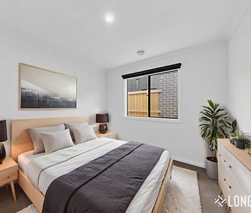 Modern Family Living in Rockbank - Photo 2