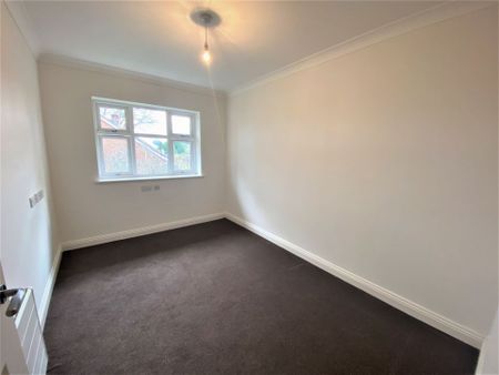 Hamilton Court, Fernhill Road, Blackwater, GU17 - Photo 3