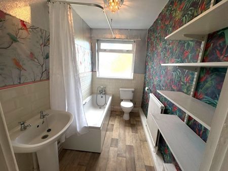 2 bed Terraced - To Let - Photo 5