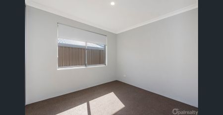 Brand New, Easy-Care Home - Photo 2