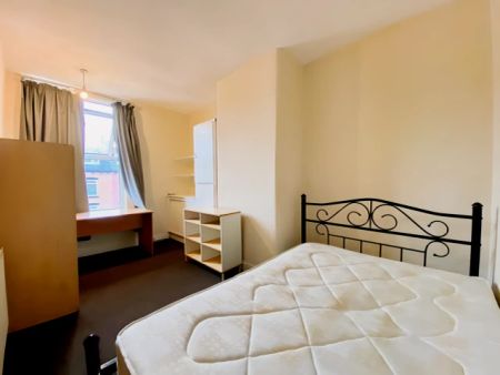 4 Bed 2 Bath - Photo 5