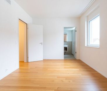 Moderne Dachwohnung an ruhiger und sonniger Lage - Photo 6