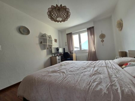 Renovated – spacious 2.5 pces near school with parking space - Photo 4