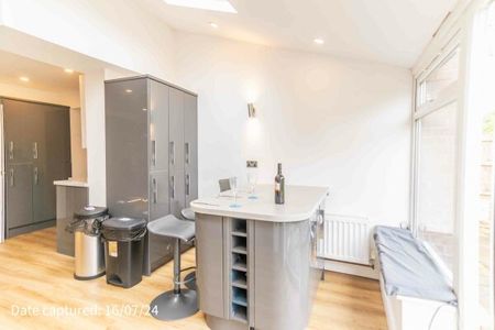 9, Lang Avenue - Photo 3