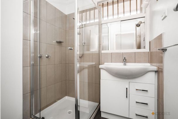 NEAT AS A PIN | HEATING AND COOLING | EASY ACCESS TO TRANSPORT - Photo 1