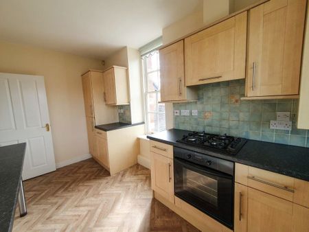 Apartment in Cherry Lane, Parkland Village - Photo 4