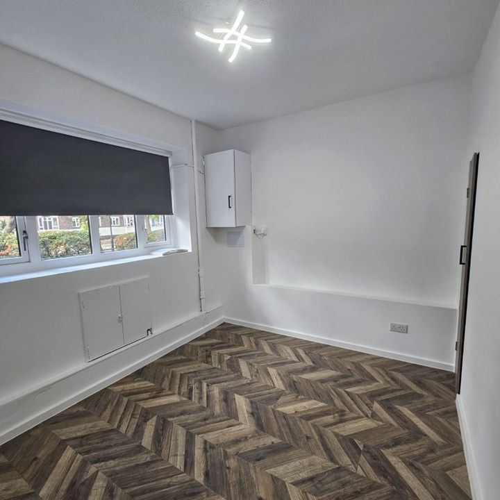 1 Bed Flat, Parrington House, SW4 - Photo 1