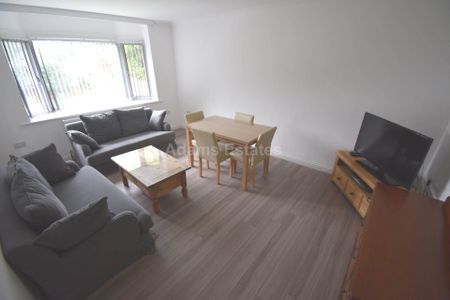 Price £2,350 pcm - Under Offer - Photo 3