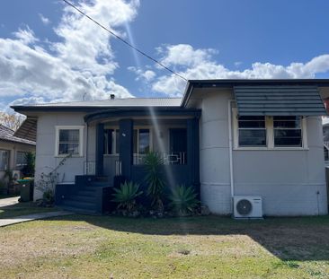 Family home in great location - Photo 2