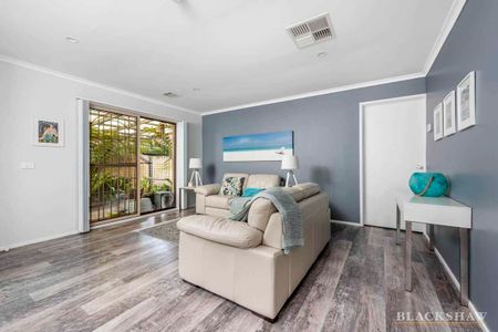 Three Bedroom Home in the Heart of Calwell! - Photo 3