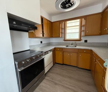 For Lease - 12190 Warden Avenue, Whitchurch-Stouffville, Ontario - Photo 3