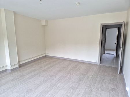 A LOUER Appartement 50000 Saint-Lô 1 pièce de 42 m² - Photo 2
