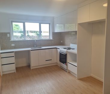 2 LARGE bdrms - Water Included - Photo 5