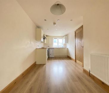 3 bedroom terraced house to rent - Photo 6